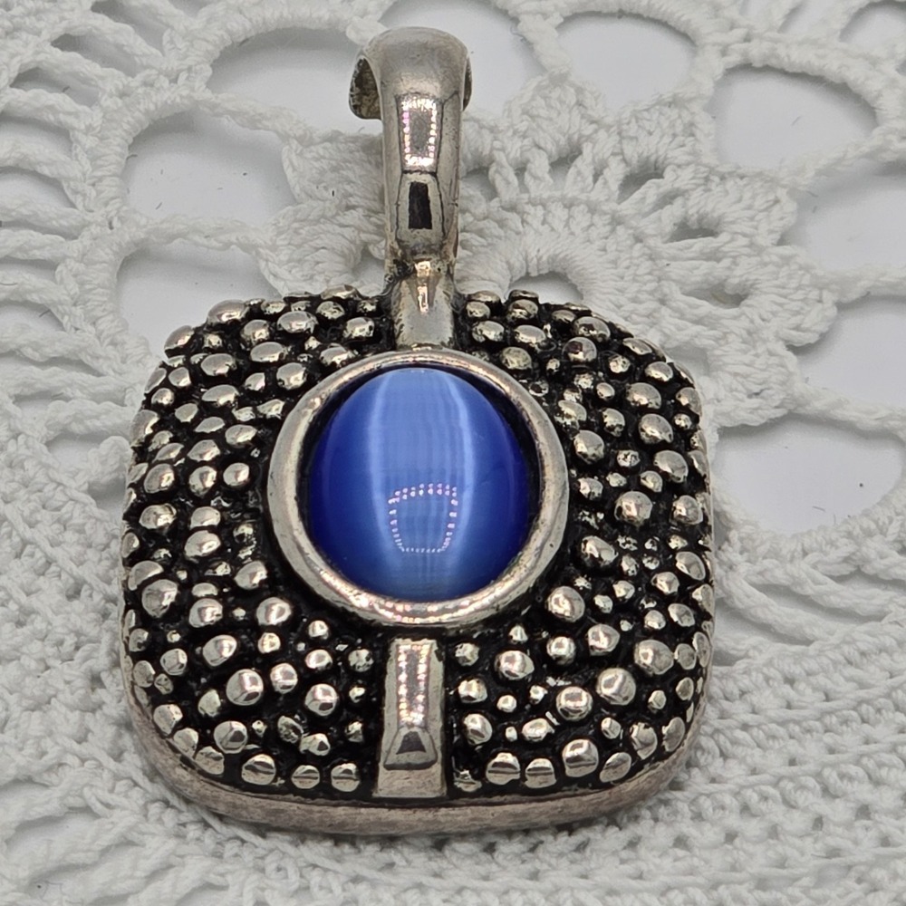 Premier Designs Blue Cats Eye Pendant Silver Tone 1.75"
